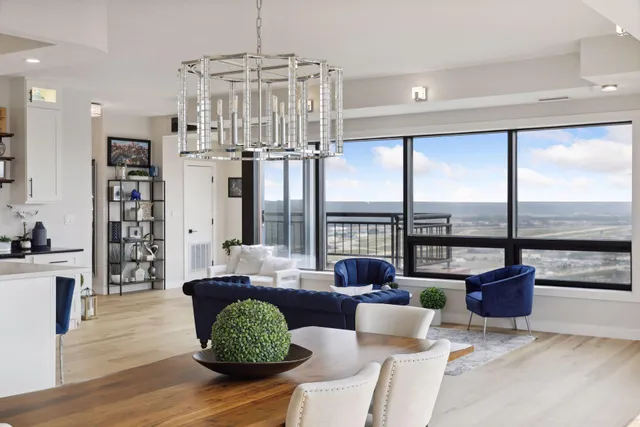 $590,000 | 168 6th Street East, Unit 4202, St. Paul, MN 55101