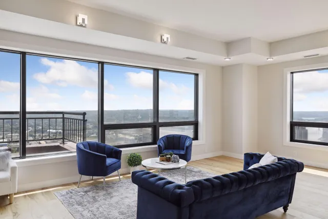 $590,000 | 168 6th Street East, Unit 4202, St. Paul, MN 55101