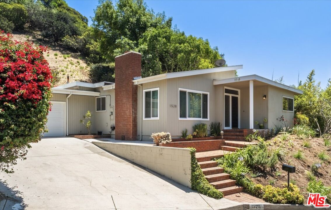 1528 Rising Glen Road West Hollywood, CA 90069 - Photo 1 of 18