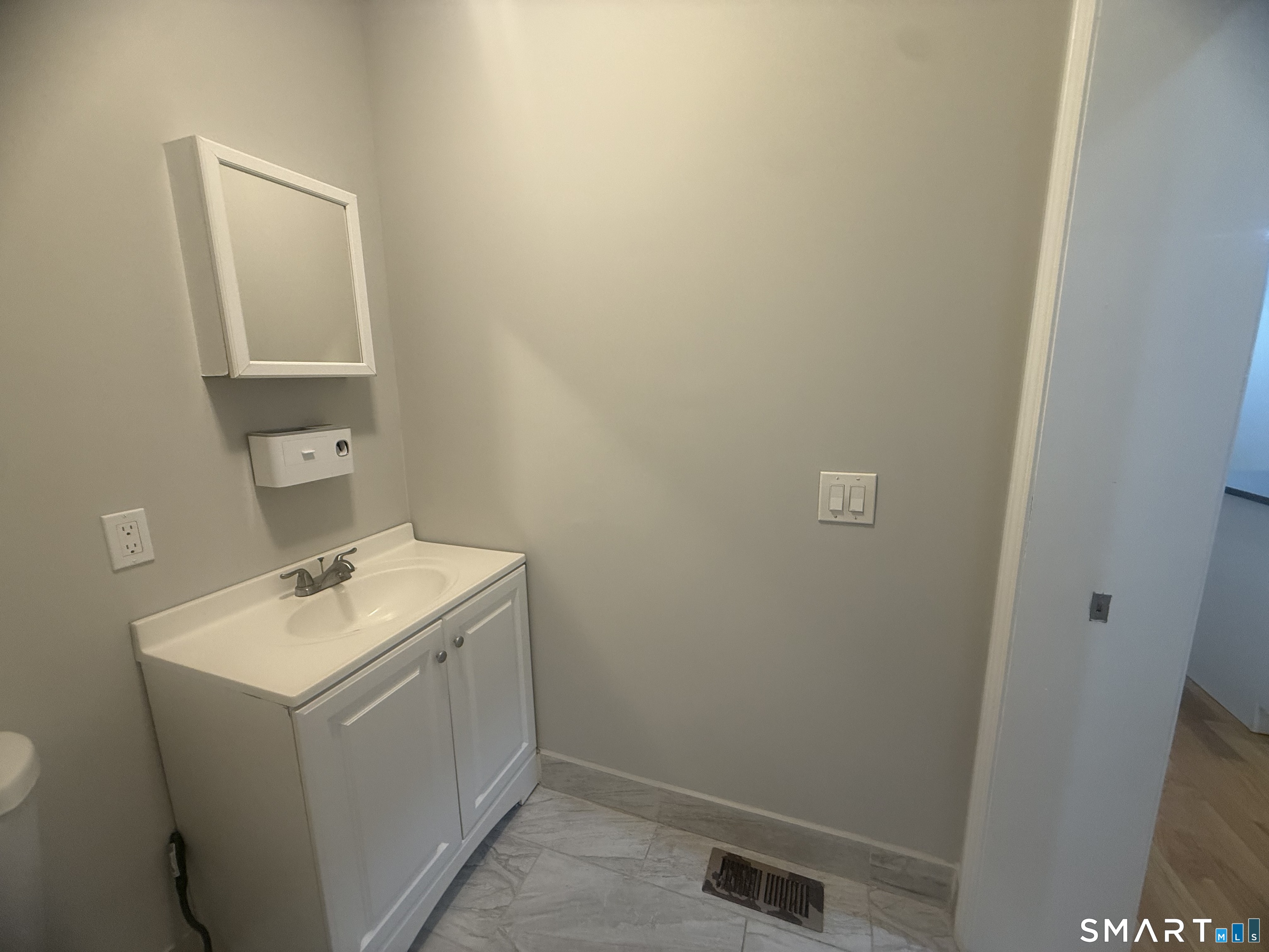 168-170 Kelsey Street Bridgeport, CT 06607 - Photo 15 of 23
