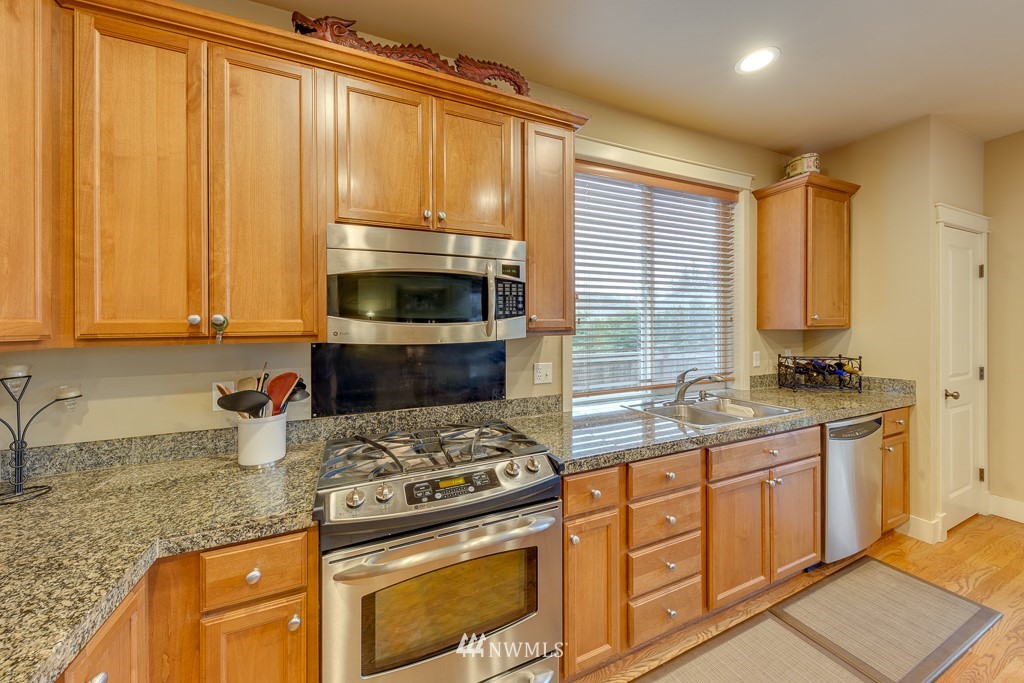 3816 168th Place Southeast Bothell, WA 98012 - Photo 10 of 25 Gallery Image 10
