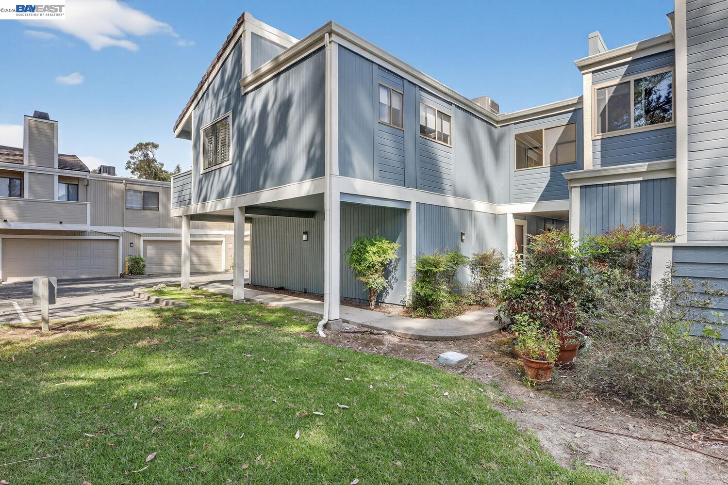 218 Apollo, Unit 3 Hercules, CA 94547 - Photo 3 of 36 Lawn area next to the unit.