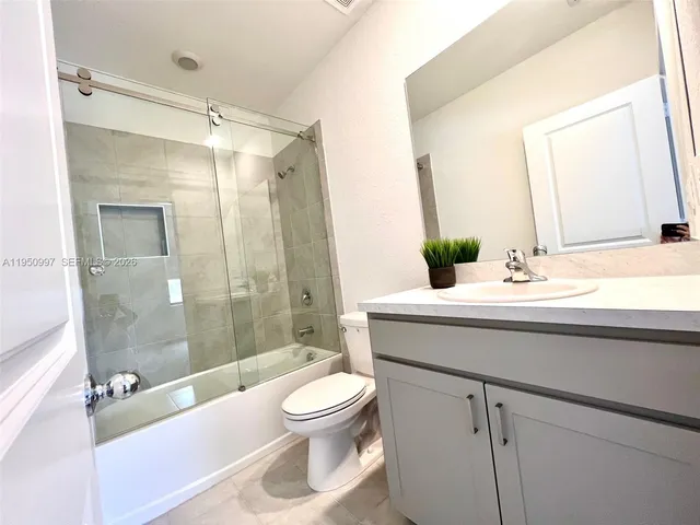 $2,950 | 429 Northeast 12th Street, Florida City, FL 33034