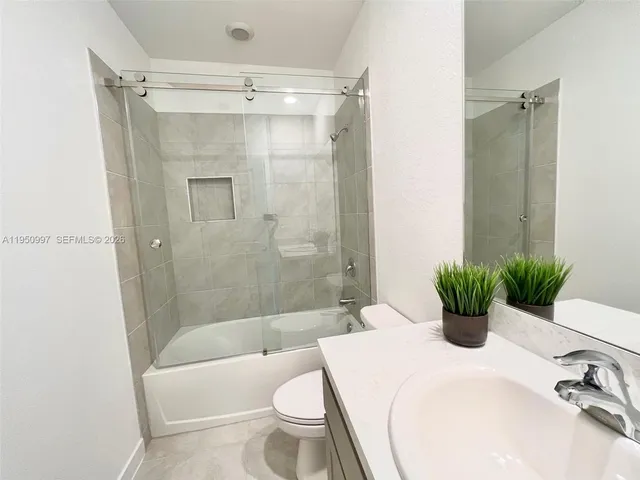 $2,950 | 429 Northeast 12th Street, Florida City, FL 33034