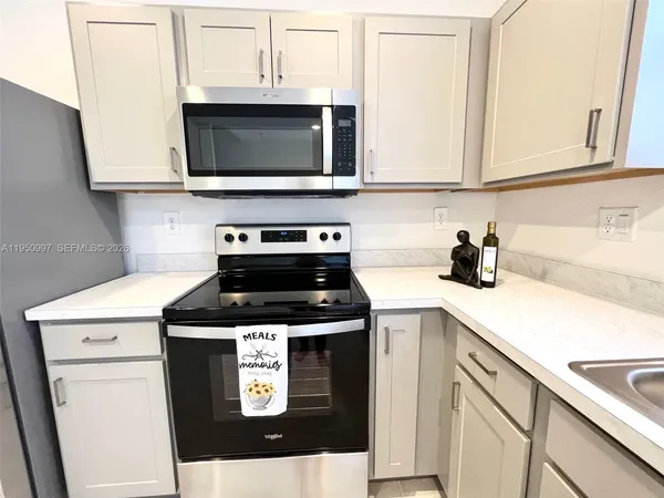 $2,900 | 429 Northeast 12th Street, Florida City, FL 33034