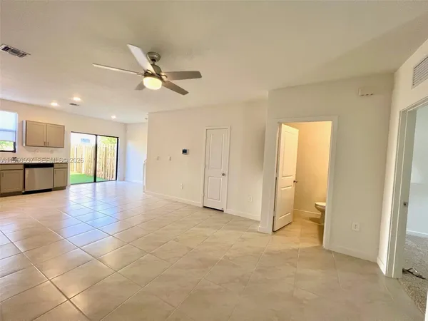 $2,900 | 429 Northeast 12th Street, Florida City, FL 33034