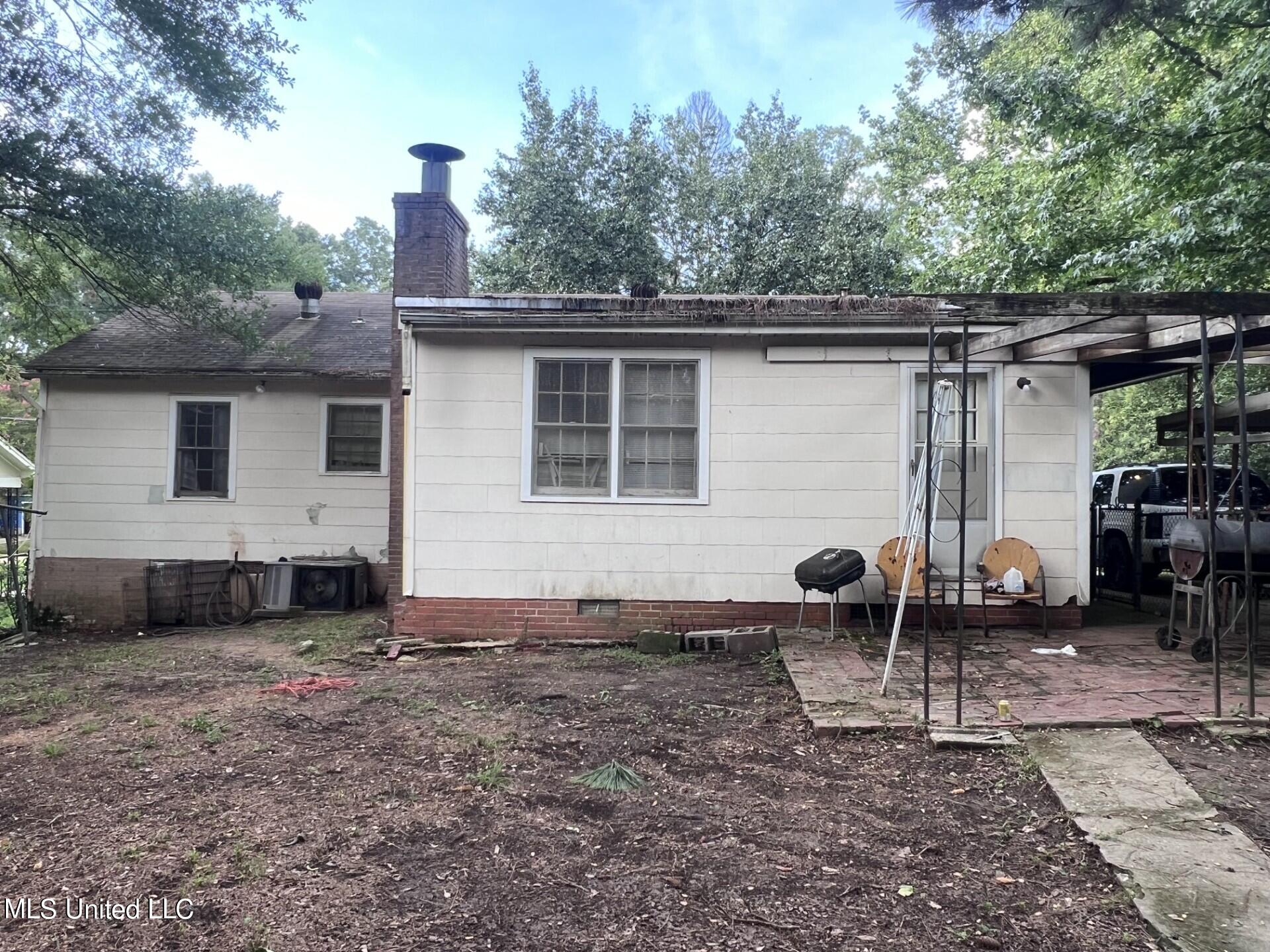 521 Belvedere Road Jackson, MS 39206 - Photo 2 of 21 Back of house