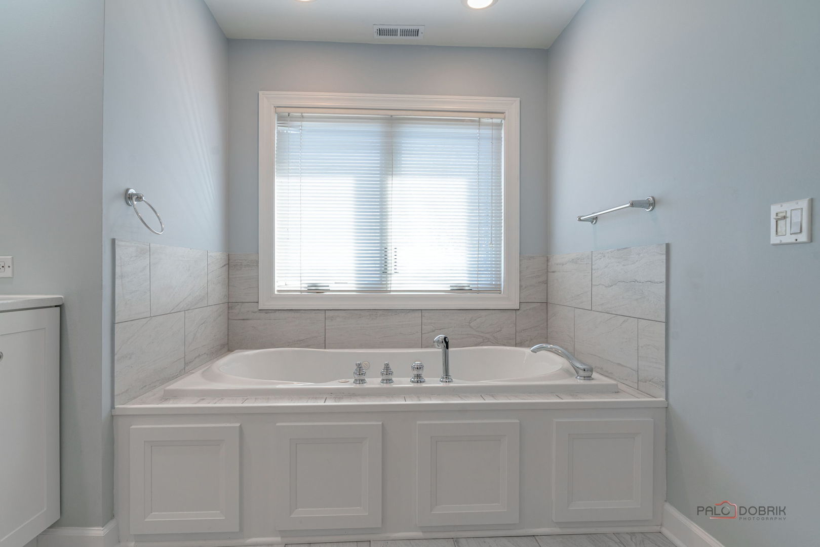 3313 Ridge Road Spring Grove, IL 60081 - Photo 28 of 49 a bathroom with a bathtub and a sink