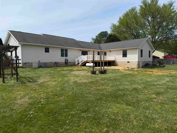 $550,000 | 1582 Howardsville Turnpike, Stuarts Draft, VA 24477