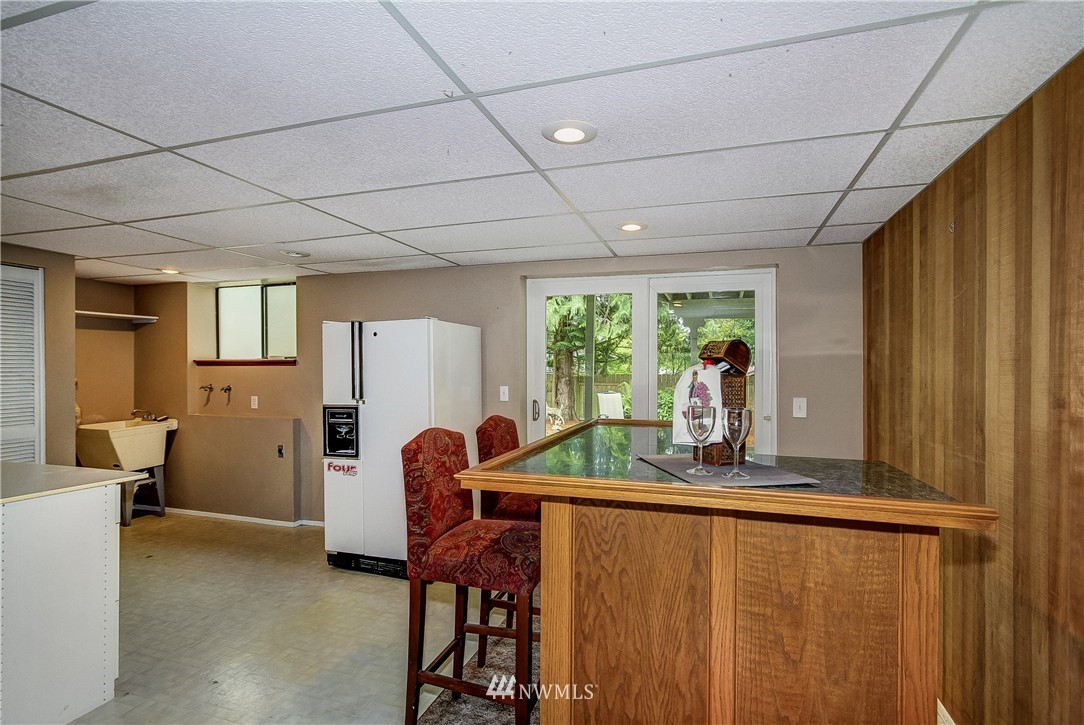 2111 Monterey Court Southeast Renton, WA 98055 - Photo 14 of 21 Gallery Image 14