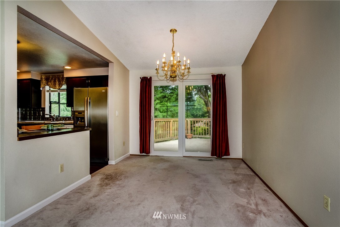 2111 Monterey Court Southeast Renton, WA 98055 - Photo 5 of 21 Gallery Image 5