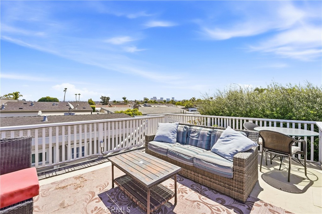 53 Saratoga Newport Beach, CA 92660 - Photo 29 of 38 Gallery Image 29