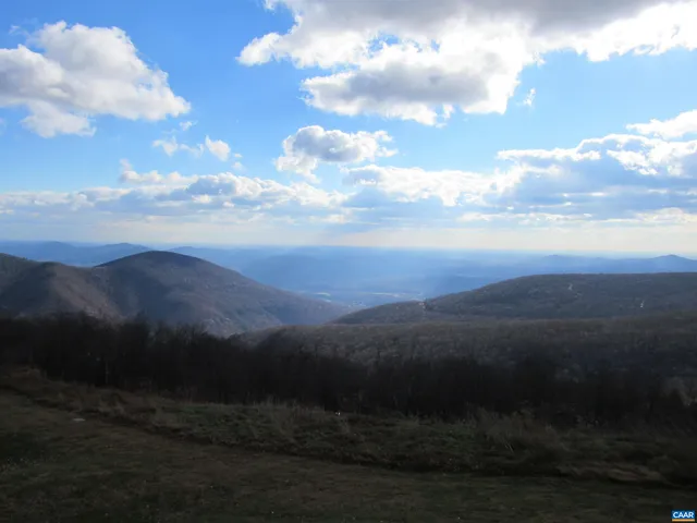 $439,000 | 1635 Overlook, Unit 1635, Wintergreen, VA 22967