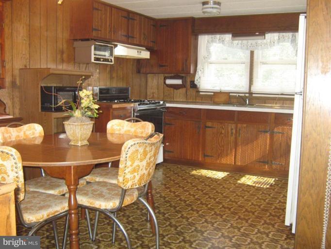 1323 Linkous Road Pylesville, MD 21132 - Photo 5 of 16 Dining Area