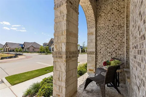 $449,900 | 2073 Spotted Fawn Drive, Arlington, TX 76005