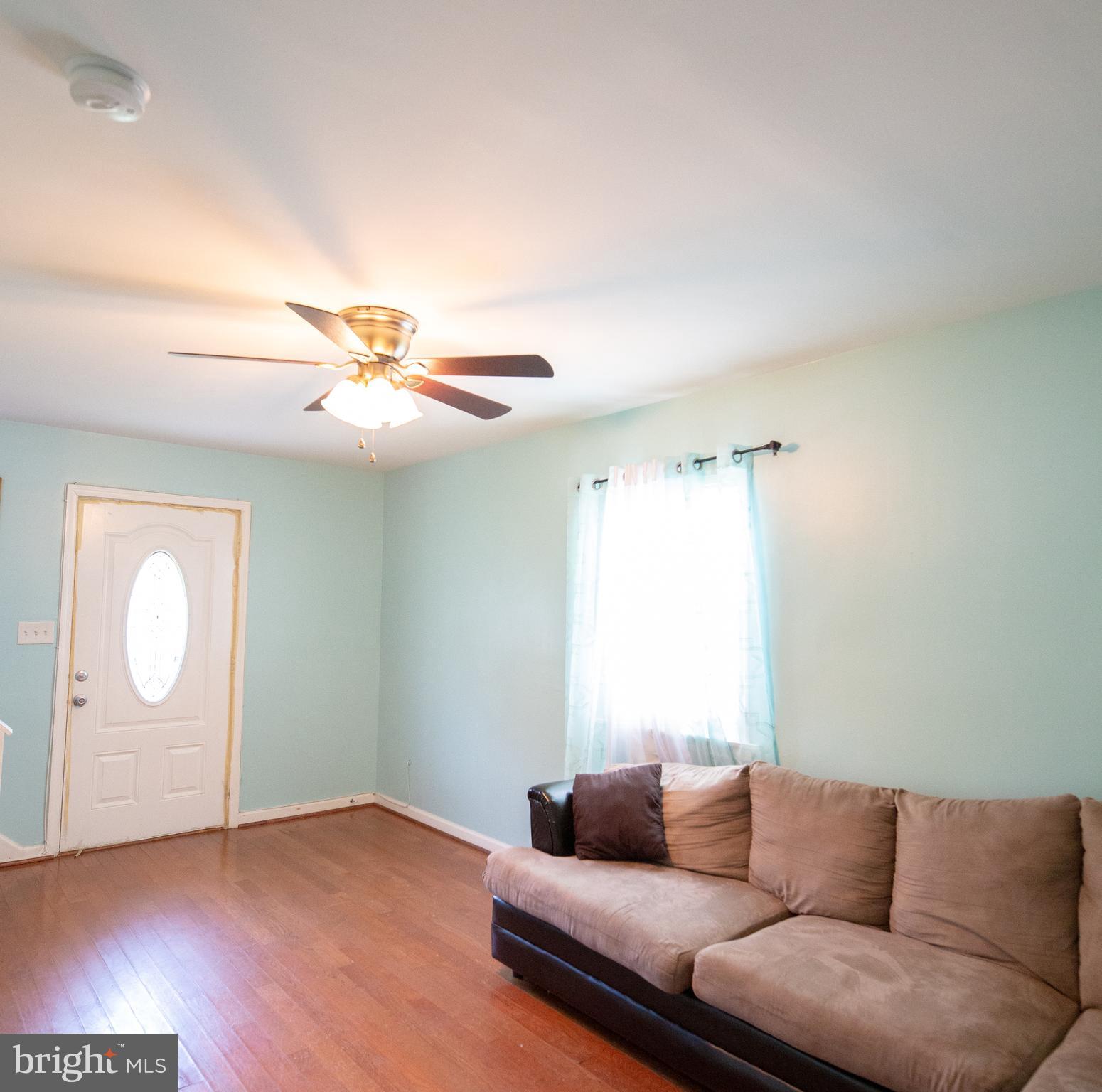 7202 Greeley Road Landover, MD 20785 - Photo 5 of 21 Living Room