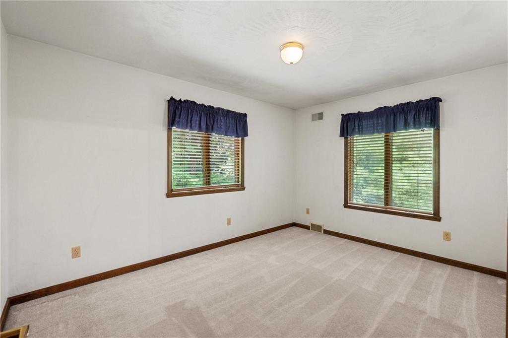 210 Arner Road Freeport, PA 16229 - Photo 18 of 40 an empty room with a window