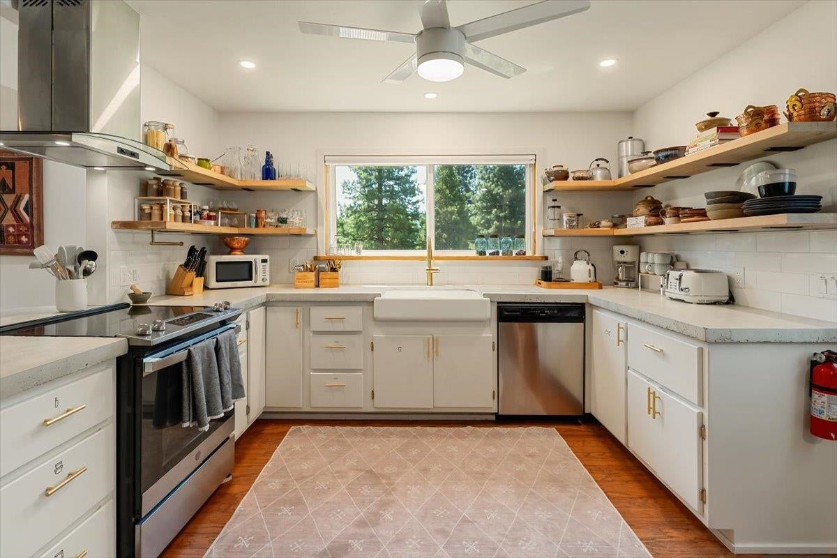 3409 North Old Stage Road Mount Shasta, CA 96067 - Photo 15 of 43 Gallery Image 15