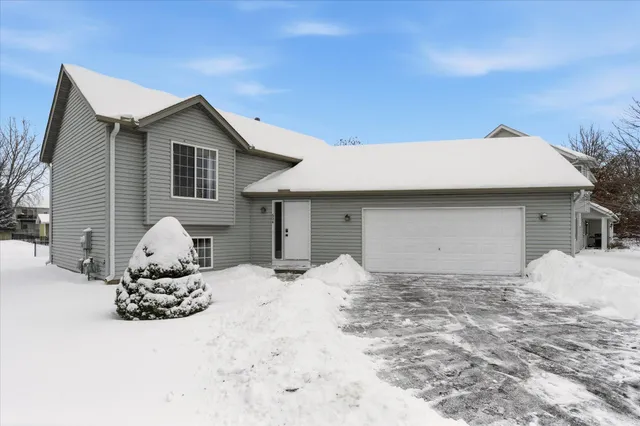 $359,000 | 604 14th Street, Farmington, MN 55024