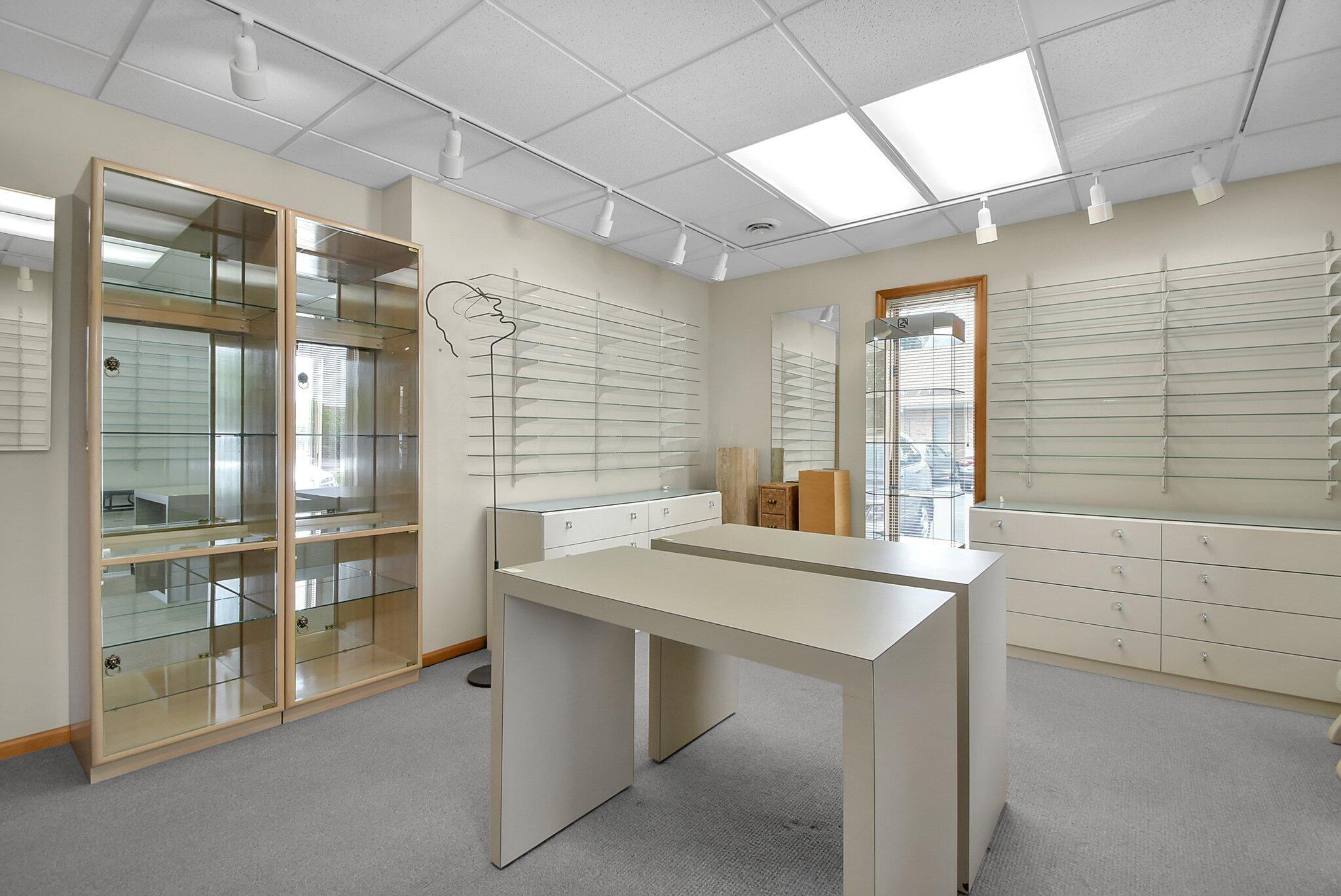 1906 Bethel Road Columbus, OH 43235 - Photo 9 of 22 Flex space/office