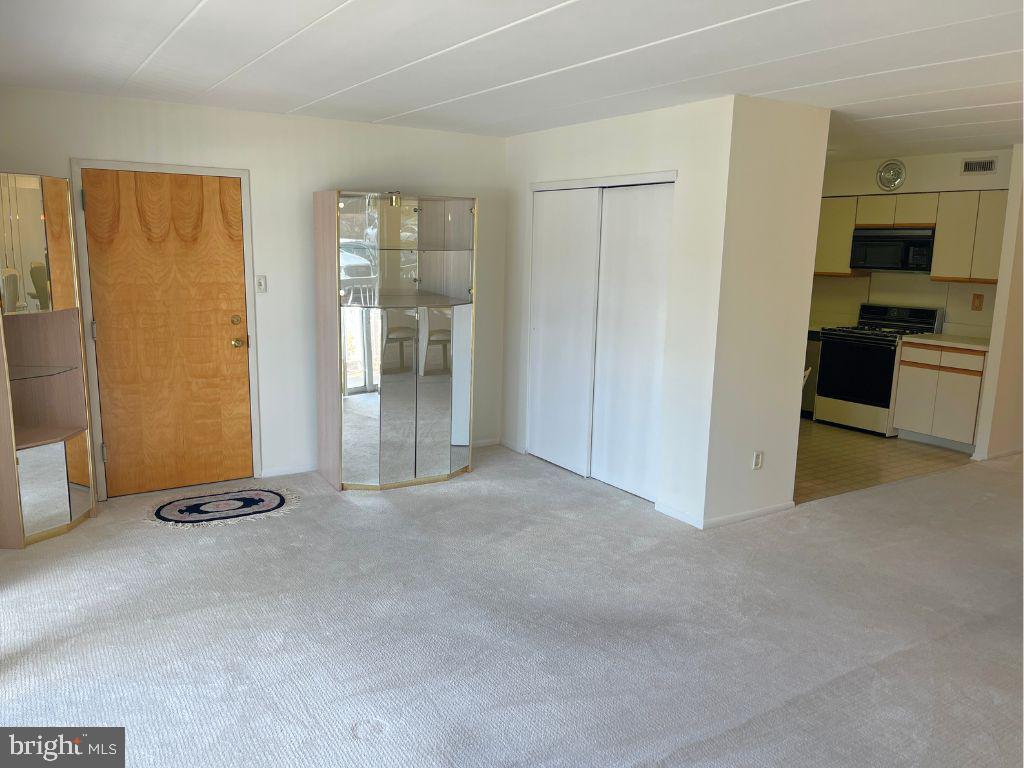9945 Norwalk Road, Unit 11A Philadelphia, PA 19115 - Photo 3 of 30 Private entrance to living room