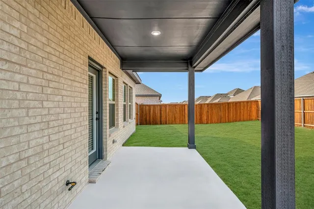 $383,000 | 520 Brookside Drive, Van Alstyne, TX 75495