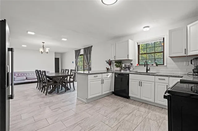 $254,000 | 2822 Baker Road, Independence, MO 64057