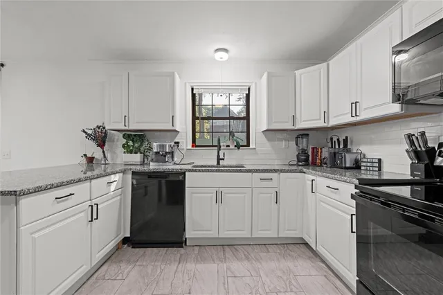 $254,000 | 2822 Baker Road, Independence, MO 64057