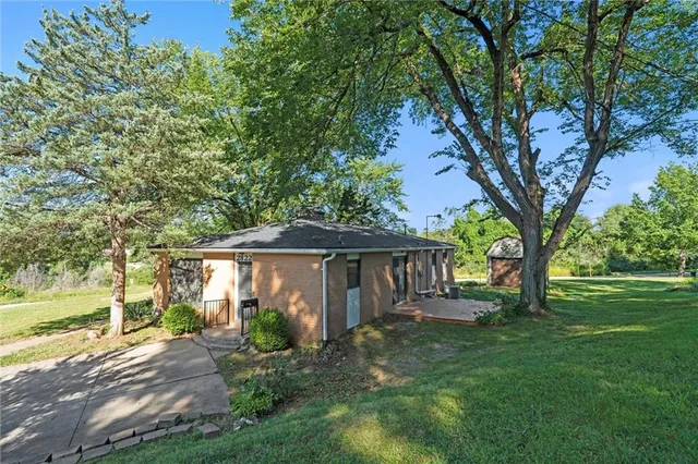 $254,000 | 2822 Baker Road, Independence, MO 64057