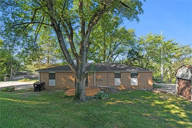 $254,000 | 2822 Baker Road, Independence, MO 64057