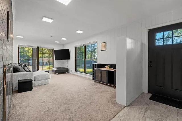 $254,000 | 2822 Baker Road, Independence, MO 64057