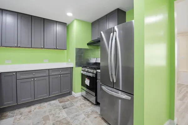 $269,900 | 9804 South Maplewood Avenue, Evergreen Park, IL 60805