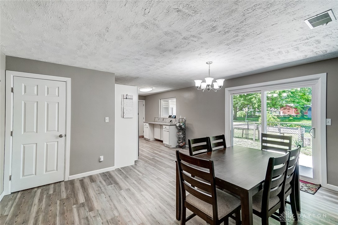 3959 Rexford Road Beavercreek, OH 45430 - Photo 11 of 53