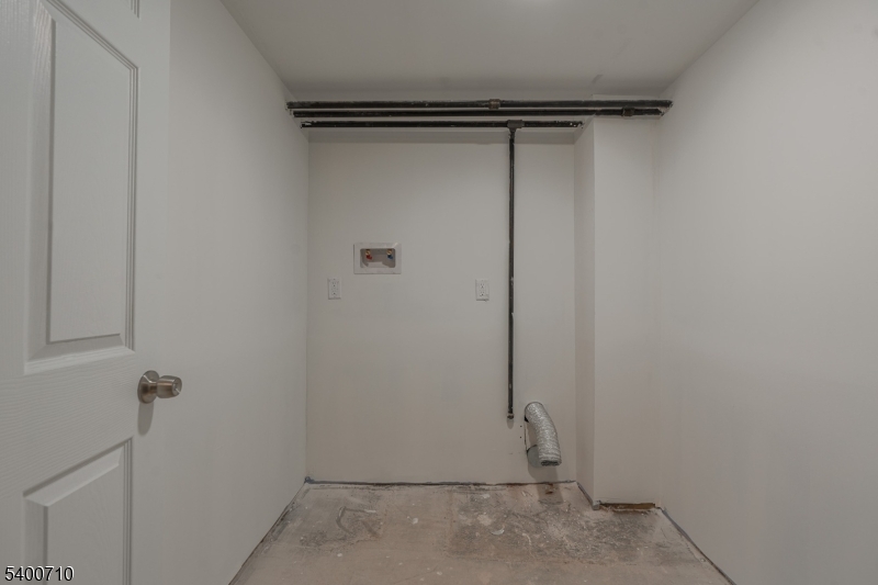 882 South 14th Street, Unit 1 Newark, NJ 07108 - Photo 16 of 17 a view of a small space