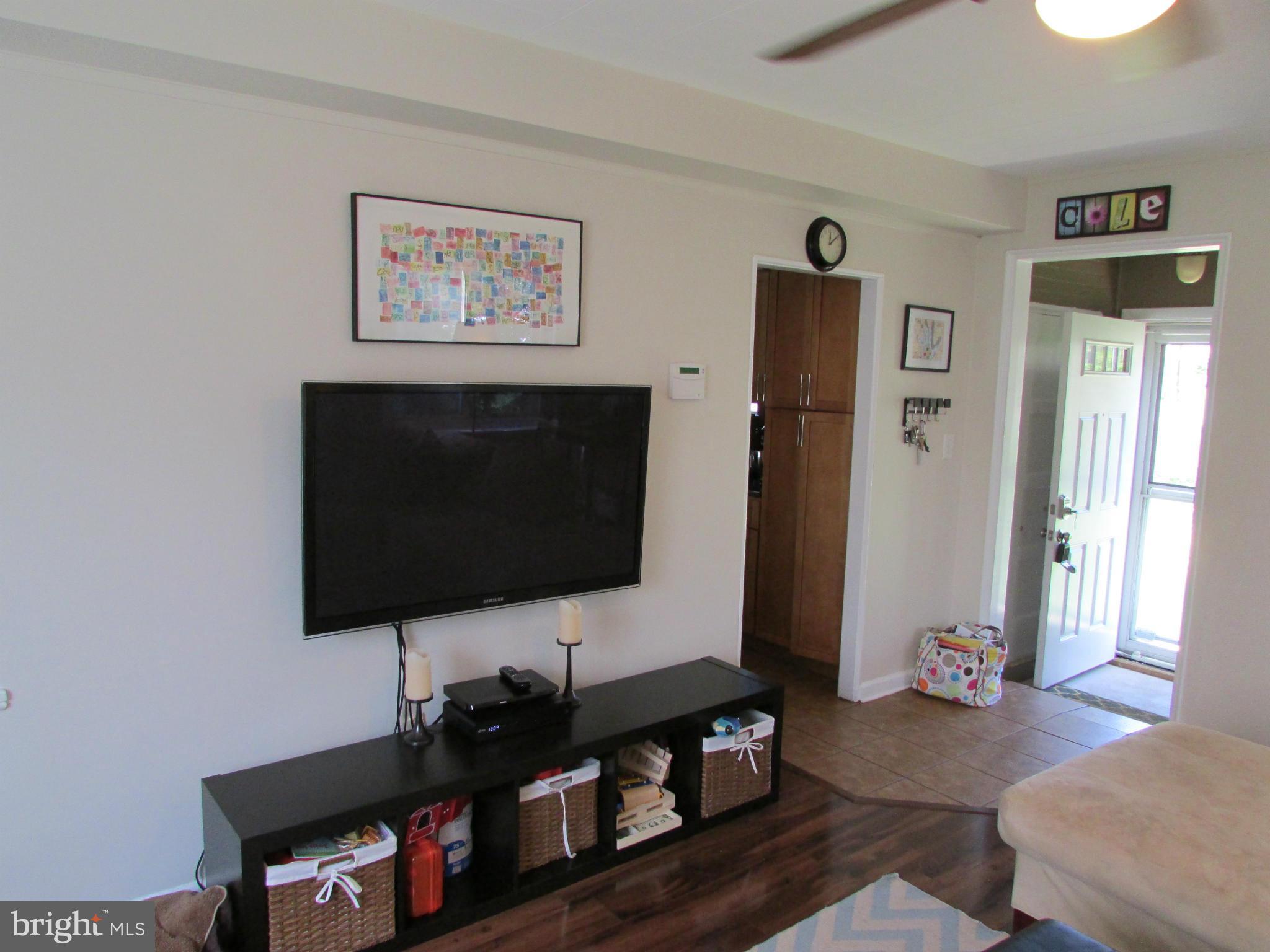 41 Ridge Road, Unit B Greenbelt, MD 20770 - Photo 10 of 15 Living Room