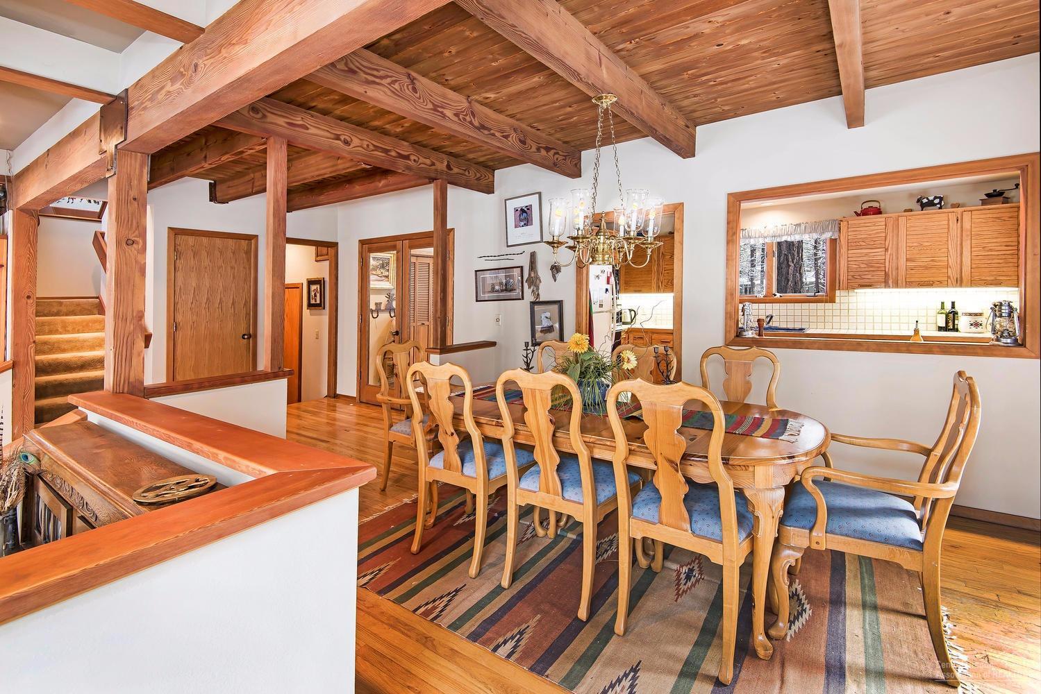 70320 Arvensis Black Butte Ranch, OR 97759 - Photo 4 of 22 Gallery Image 4