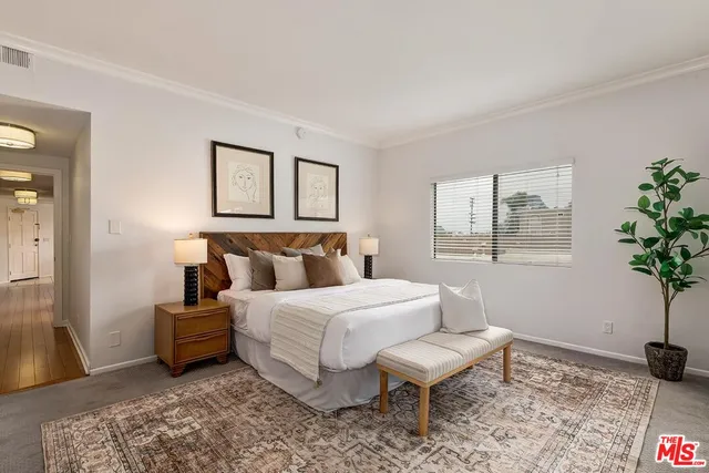 $1,079,000 | 11827 Goshen Avenue, Unit 201, Los Angeles, CA 90049