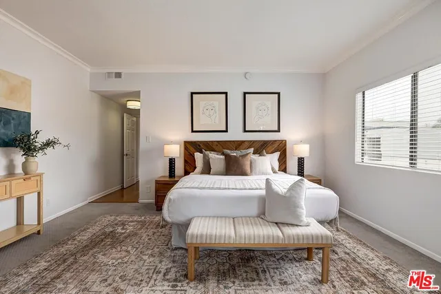 $1,079,000 | 11827 Goshen Avenue, Unit 201, Los Angeles, CA 90049