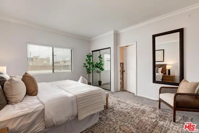 $1,079,000 | 11827 Goshen Avenue, Unit 201, Los Angeles, CA 90049