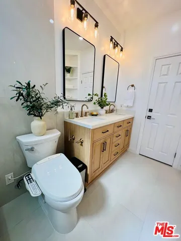 $1,079,000 | 11827 Goshen Avenue, Unit 201, Los Angeles, CA 90049