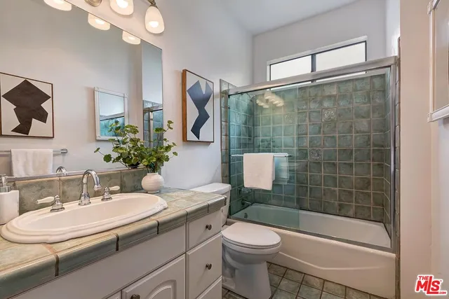 $1,079,000 | 11827 Goshen Avenue, Unit 201, Los Angeles, CA 90049