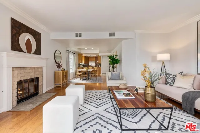 $1,079,000 | 11827 Goshen Avenue, Unit 201, Los Angeles, CA 90049