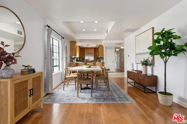 $1,079,000 | 11827 Goshen Avenue, Unit 201, Los Angeles, CA 90049