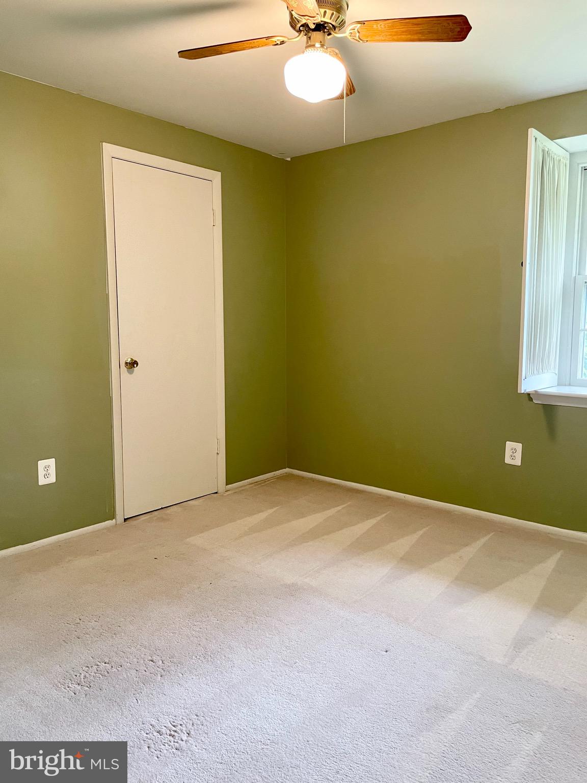 5901 Michael Road Waldorf, MD 20601 - Photo 16 of 32 Second bedroom
