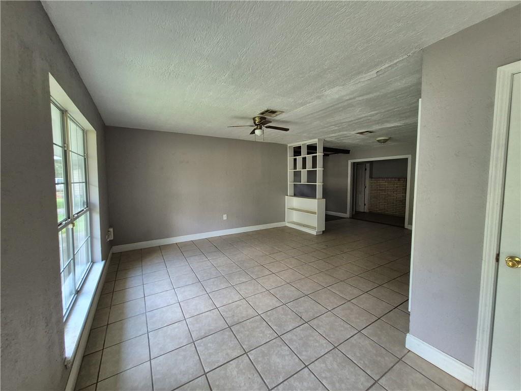 213 North Scanlan Street Hammond, LA 70401 - Photo 3 of 17