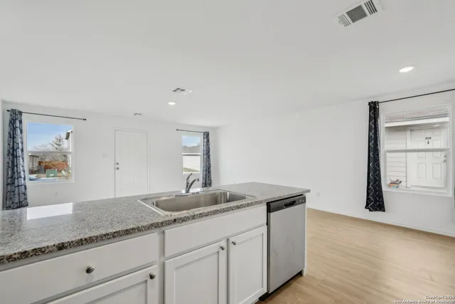 $1,395 | 7228 Pasture Run, San Antonio, TX 78252