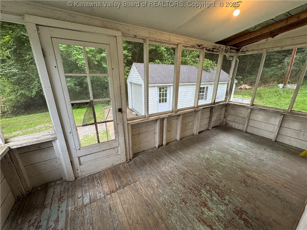 913 Charleston Road Point Pleasant, WV 25550 - Photo 27 of 37 Gallery Image 27