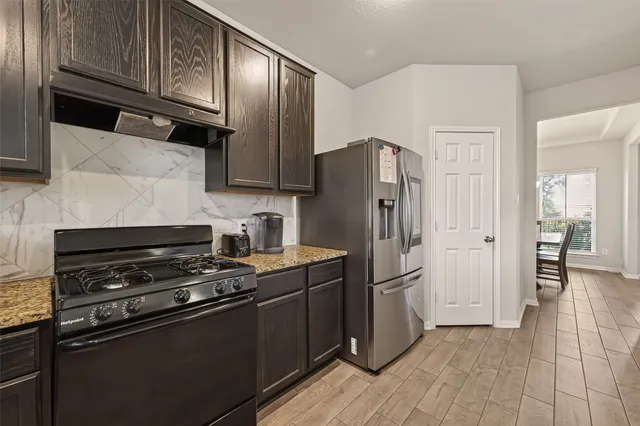 $328,000 | 128 Shining Point Drive, Waller, TX 77484