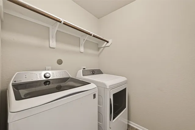 $328,000 | 128 Shining Point Drive, Waller, TX 77484