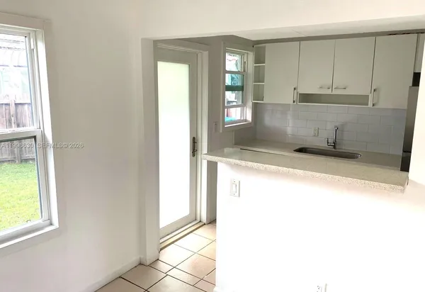 $2,500 | 920 Northeast 108th Street, Unit B, Miami, FL 33161